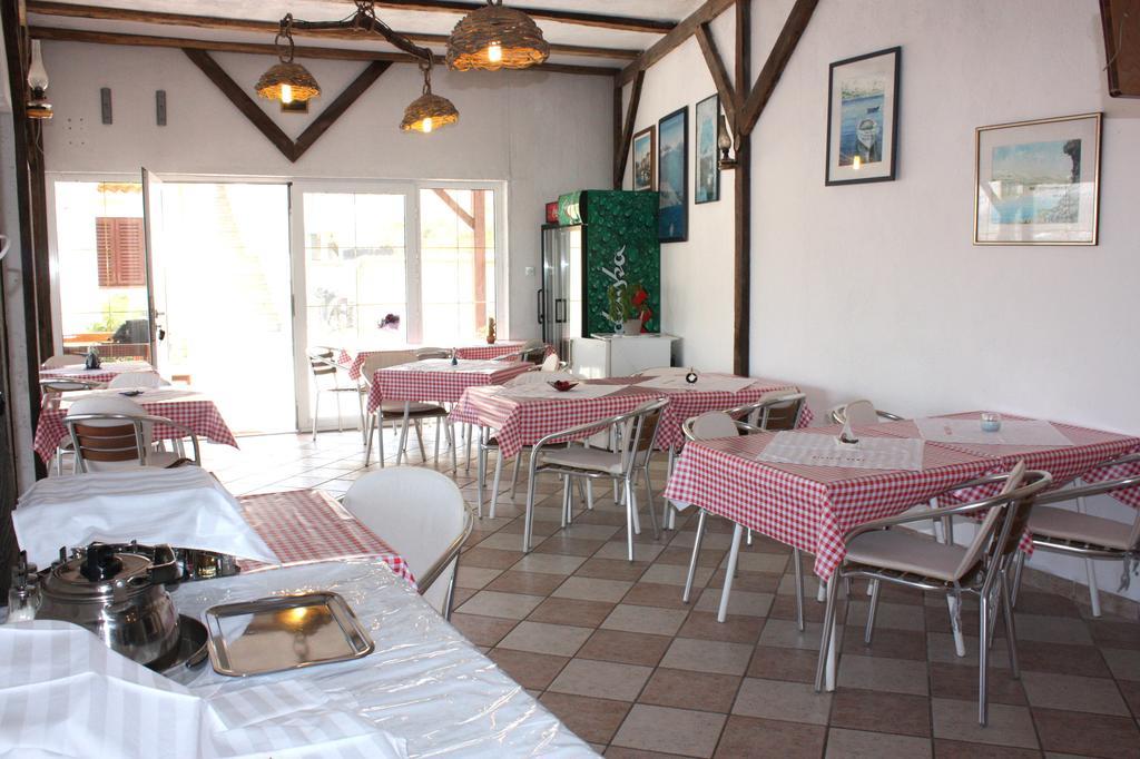 Mb Bed&Breakfast Паг Экстерьер фото