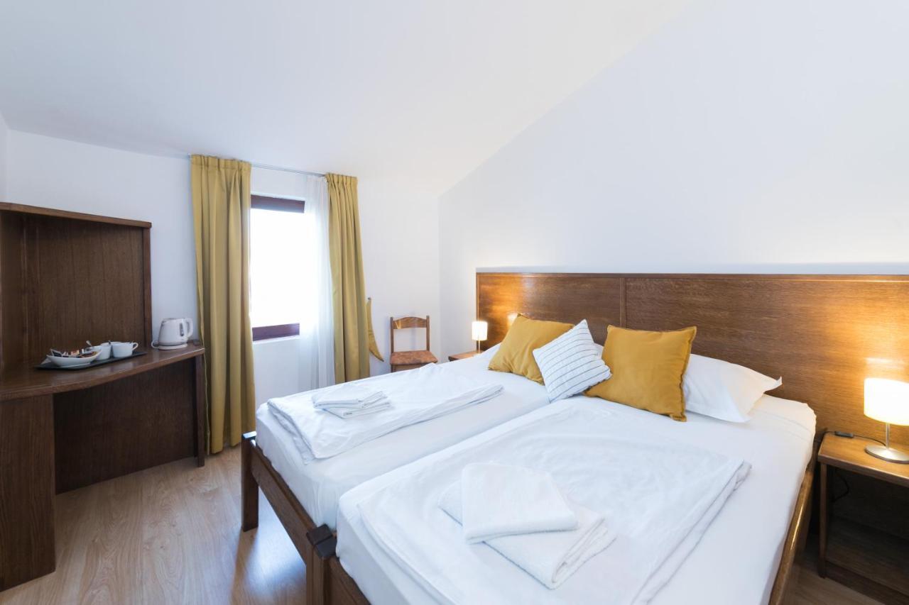 Mb Bed&Breakfast Паг Экстерьер фото